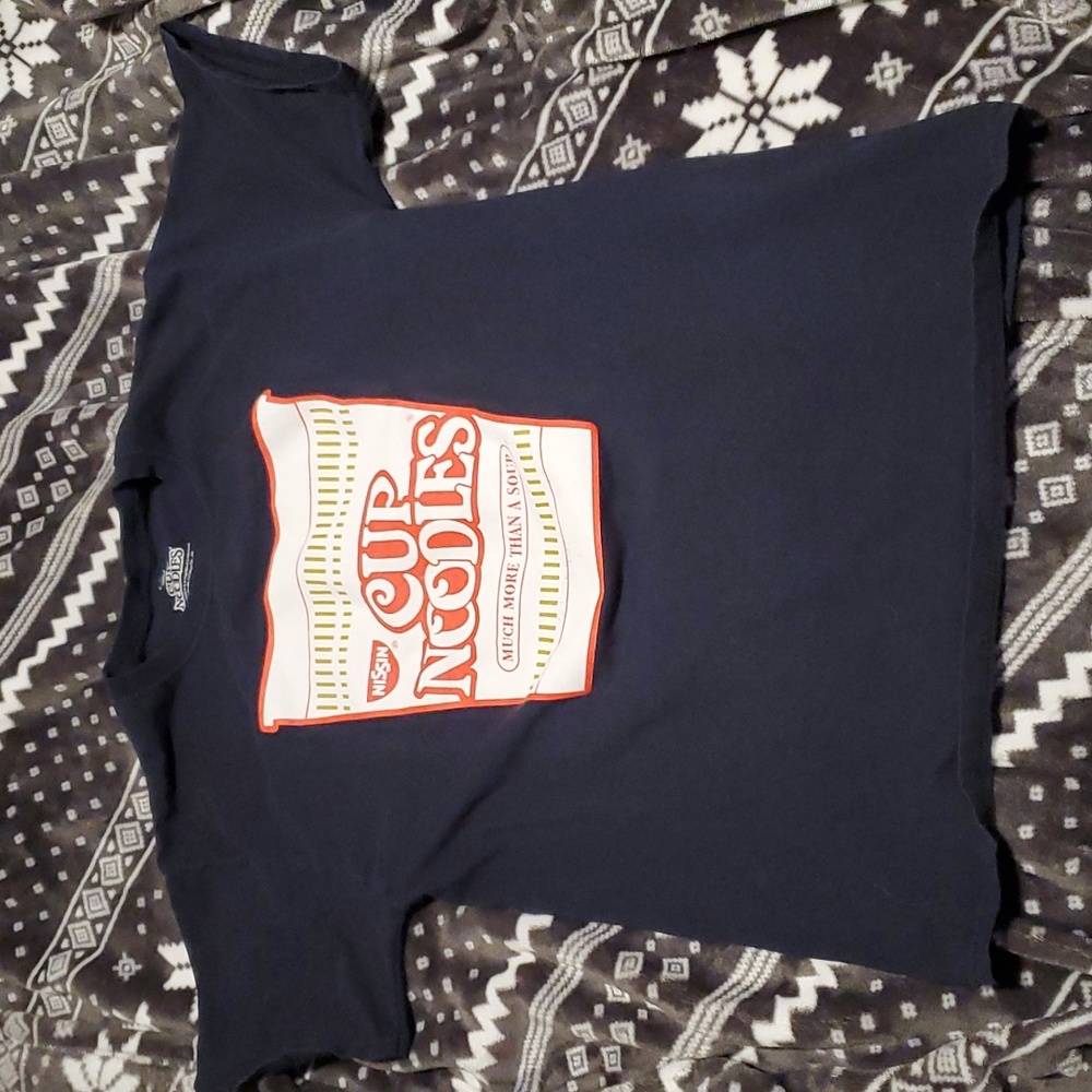 Cups noodles size medium shirt
